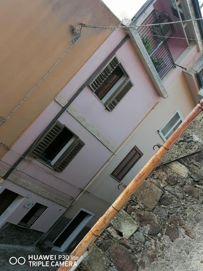 La Casa Di Luisa Lägenhet Santu Lussurgiu Exteriör bild